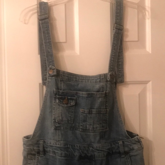 Bibbed jeans - Picture 4 of 10